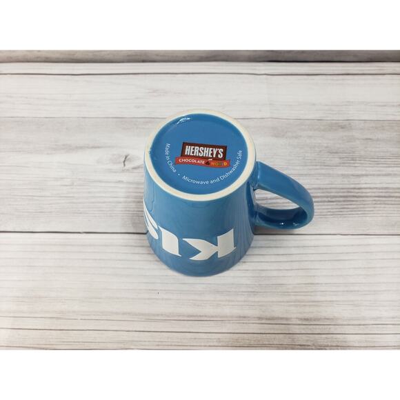 Hershey's Chocolate World Kisses Blue 3-D Coffee Mug - Picture 6 of 7